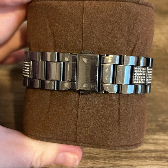 Michael Kors Everest Chronograph Watch. Black with diamonds. - Picture 4 of 5